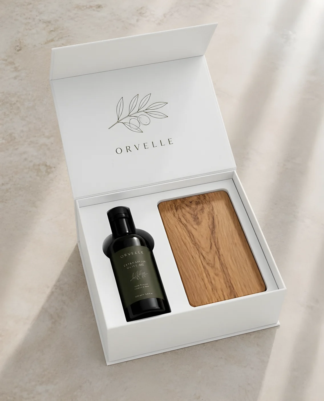 Weiße Magnetbox mit Maß-Einlage für Olivenöl und Olivenholzbrett, Olivenzweig-Druck im Deckel