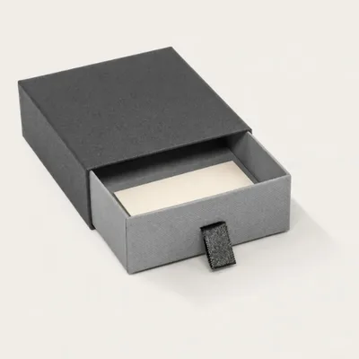 Kleines Schiebe-Etui, 95 × 85 × 32 mm